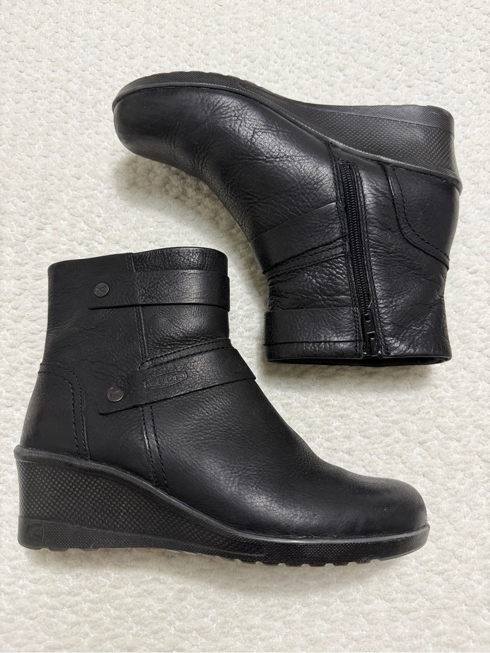 KEEN Black Leather Side Zip Kate Wedge Ankle Boots Womenโs Size 8.5